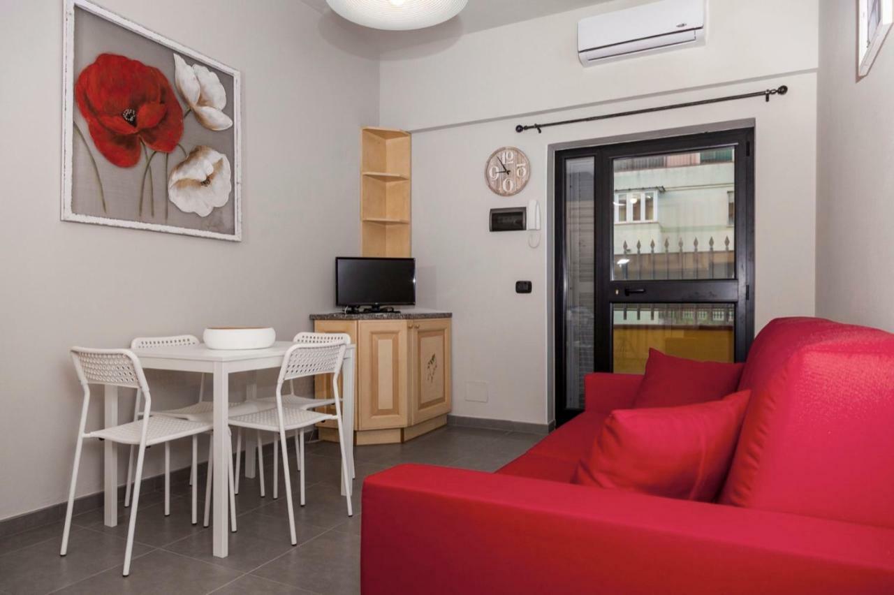 Отель Riviera Hub Cisano sul Neva Экстерьер фото